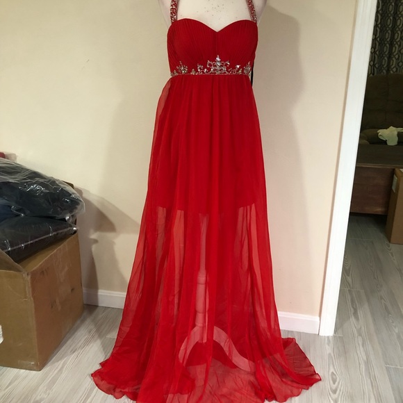 Red Goddess - Picture 3 of 13